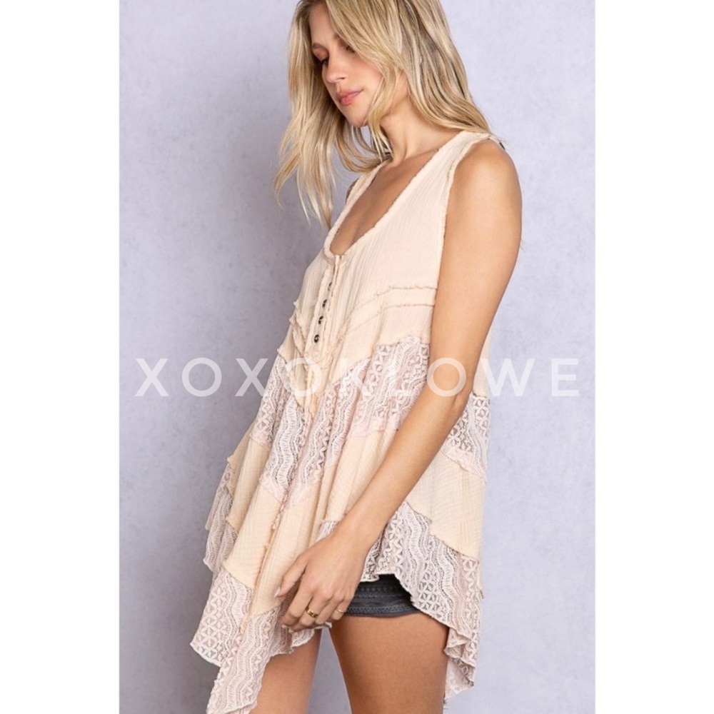 POL Natural Pink Lace Piece Half Button Sleeveless Tunic Tank - Picture 4 of 14